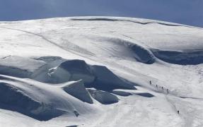 Un alpinist român a murit pe Vârful Mont-Blanc, după o cădere de 600 de metri