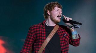 U2 şi Ed Sheeran şi-au anulat concertele la St. Louis din cauza protestelor izbucnite după ce un poliţist a ucis un bărbat de culoare!