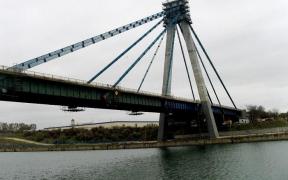 Atenție, șoferi! Începând de astăzi, circulaţia pe podul Agigea va fi RESTRICȚIONATĂ. Cât timp durează lucrările de reabilitare