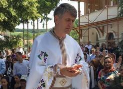 Amânare în cazul Pomohaci! Soarta fostului preot va fi decisă în 5 octombrie. Fanii fostului paroh, în delir: "Noi suntem MĂDULARELE Bisericii!" (VIDEO)