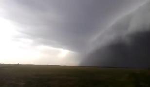 Imagini apocaliptice! Furtuna ucigașă care a măturat vestul țării, surprinsă ÎNAINTE de a se apropia de Timișoara (VIDEO)