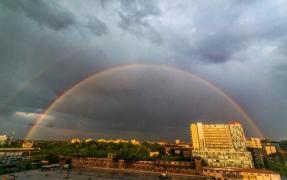 Cum vor fi împărţiţi banii pe care Guvernul i-a alocat localităţilor afectate de fenomenele meteo extreme!