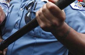 ŞOCANT! Un poliţist din Maramureş şi-a SNOPIT nevasta în bătaie până a băgat-o în spital. SCENE HALUCINANTE în Borşa