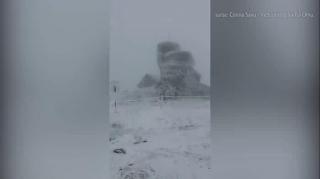 Zăpadă în Bucegi, prima ninsoare din acest sezon. Avertismentele meteorologilor