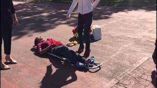 Clipe de PANICĂ la o competiție sportivă din Medgidia! O femeie cu probleme psihice a fost lovită de o biciclistă - VIDEO