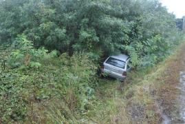 Accident SPECTACULOS la Hamleu, unde două maşini au ZBURAT direct în şanţ din cauza unei şoferiţe de 56 de ani