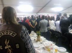 Moment de RECULEGERE la o NUNTĂ în memoria unui motociclist care murise în urmă cu numai câteva ore - FOTO/VIDEO