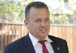 Proiectul Legii manualului şcolar, pus în dezbatere publică. Pop: Elevul, părintele sau profesorul pot decide dacă au nevoie de tipărirea manualului