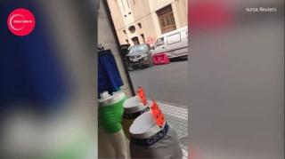 Urmărire ca în filme: o şoferiţă fugărită de poliţie face prăpăd pe o stradă