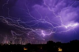 Cod PORTOCALIU de PLOI, VIJELIE și descărcări electrice în Bucureti și județul Ilfov. Până când ține URGIA. Imagini VIDEO