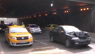 CARAMBOL VIOLENT în Pasajul Băneasa, în urmă cu puţin timp! Sunt mai multe VICTIME, ambele sensuri sunt blocate (VIDEO)