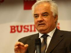 Reacţia directorului de stabilitate financiară al BNR la atacul premierului: Sunt declaraţii politice. Ratele şi dobânzile la depozite vor creşte