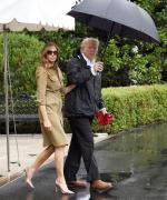 Melania Trump, din nou pe tocuri în mijlocul DEZASTRULUI făcut de uraganul Harvey!
