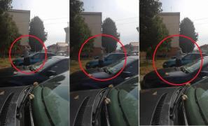 Bărbatul din Târgu Jiu, internat la Psihiatrie după ce a spart parbrizul unui autoturism cu un topor, va fi eliberat. A avut doar o rătăcire de moment (VIDEO)