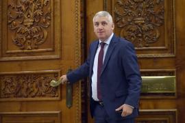 Adrian Ţuţuianu, mesaj pe Facebook după demisia de la Ministerul Apărării: 'Plec cu fruntea sus'