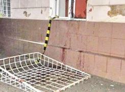 Scandal SÂNGEROS la SPITAL! Un bărbat s-a tăiat pentru a fi internat, după ce paznicii i-au interzis să îşi viziteze o rudă!