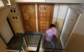 DECIZIE în cazul profesorului din Târgu Jiu, care a făcut amor cu o elevă de 12 ani, în scara blocului