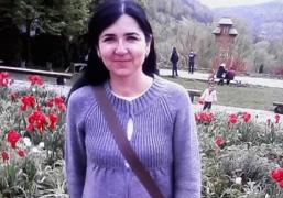 Lacrimi de durere şi ţipete sfâşietoare la înmormântarea femeii din Sighetu Marmaţiei, căsăpită în mijlocul străzii de fostul soţ. Fiica ei ar fi visat că mama ei va muri