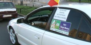 Protest istoric în România. Zeci de şoferi din Iaşi au pornit în coloană spre Târgu Mureş: 'Moldova vrea autostradă'