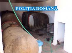 Percheziții cu MASCAȚI la o firmă din Vrancea care transforma APA în VIN într-un 'LABORATOR SUBTERAN' - VIDEO
