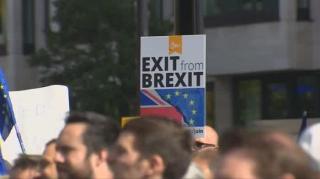 Mii de britanici au demonstrat împotriva Brexit-ului, la Londra