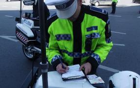 Noapte plină pentru polițiști! S-au dat peste 2.000 de amenzi şi 200 de permise de conducere au fost reţinute în ultima zi din 2017 şi în noaptea de Revelion