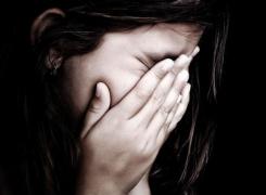 Flavia, o fetiță de 13 ani din Baia Mare, a născut un copil de Crăciun, în baie, sub ochii frățiorului ei mai mic (Video)