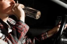 Băcăuan beat mort la volan, dar care conducea regulamentar, spulberat din spate de un şofer treaz, dar neatent