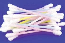 Scoţia vrea să interzică beţişoarele din plastic pentru curăţarea urechilor