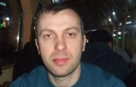 Administratorul mai multor blocuri a dispărut cu banii locatarilor. Bărbatul, în posesia unei sume uriașe de bani, toată lumea îl caută disperată