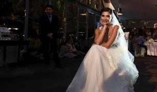 Alina Puşcaş îmbracă din nou rochia de mireasă, pentru o nuntă cu mare fast