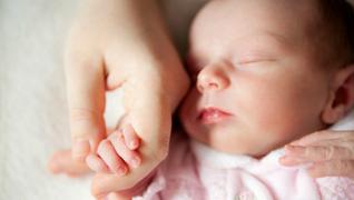 Concediu maternitate 2018. Cum îl obţin viitoarele mame în acest an. Principalele condiţii pentru a avea dreptul la indemnizaţia specială