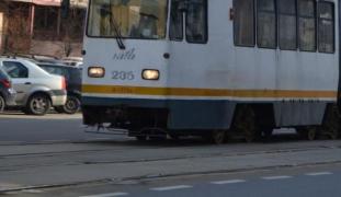 Un bărbat a fost prins sub roţile tramvaiului, pe Şoseaua Viilor din Capitală