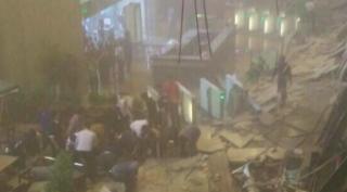 Tavanul unei clădiri publice din Jakarta s-a prăbuşit peste oamenii aflaţi în zonă. Sunt cel puţin 15 victime (Foto)