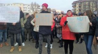 Protest la Colegiul de Marină din Constanţa. Elevii şi profesorii se tem că vor fi mutaţi