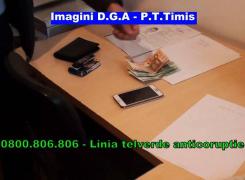 Poliţist din Timişoara, prins în flagrant în timp ce intermedia şpaga între doi tineri care s-au bătut (Video)