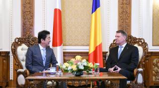 Presa internaţională, uluită de păţania premierului Shinzo Abe în România: "Alo, e cineva acasă?"