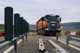 Probleme la lotul 3 al autostrăzii Sebeş-Turda. Compania de Drumuri a suspendat procesul de recepţie