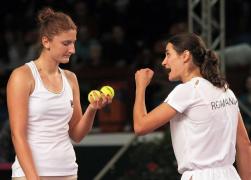 Australian Open: Monica Niculescu şi Irina Begu s-au calificat în al doilea tur, la dublu