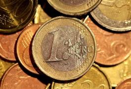 Curs valutar: Moneda Euro şi dolarul american pierd teren în faţa leului românesc