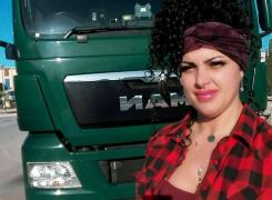 O şoferiţă de TIR din România a fost alergată cu cuţitul într-o parcare chiar de colegul ei de echipaj (Foto)