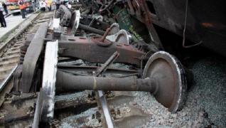 Cel puţin cinci morţi, după ce un tren a deraiat în apropiere de Mexic