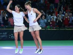 Australian Open: Monica Niculescu şi Irina Begu s-au calificat în optimi, la dublu