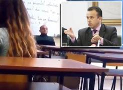 Preotul Adrian Circa, acuzat că s-a masturbat în faţa elevilor, şi-a dat demisia din învăţământ