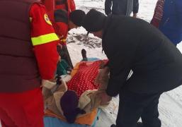 Gravidă blocată în nămeţi la Tulcea, după ce ambulanţa a rămas înzăpezită. Intervine elicopterul SMURD (Foto)