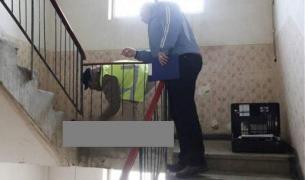 Sfârșit tragic pentru un taximetrist din Satu Mare! Omul s-a dezechilibrat în timp ce cobora scara blocului și a căzut în gol peste balustradă, de la etajul 2