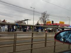 O femeie și cei doi copii ai ei au fost spulberați de un șofer vitezoman pe o trecere de pietoni din Galați (Foto)