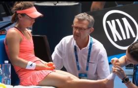 Meciul Halep Davis. Americanca spune că i s-a rupt o unghie în primul set şi n-a putut să calce bine (Video)