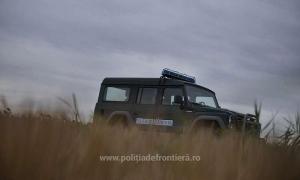 Doi migranţi care au trecut ilegal frontiera din Serbia, aflaţi în stare de hipotermie, au fost transportaţi de urgenţă la spital