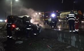 Accident grav pe centura Drobeta Turnu Severin. 3 victime, după ce o maşină a luat foc la impactul cu un TIR